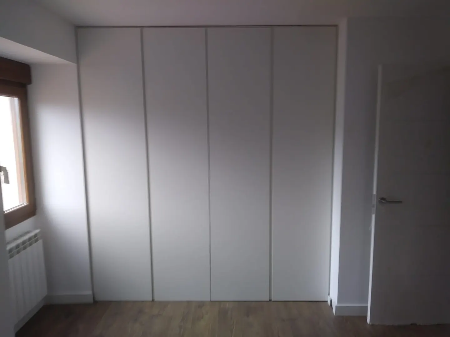 mueble armario puertas blancas 1